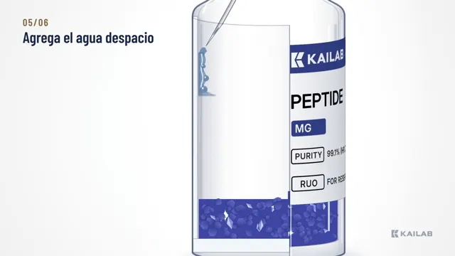 Agrega el agua despacio por la pared del vial